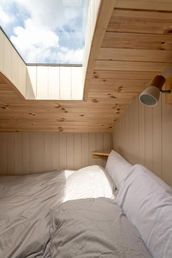 Enchanting Tiny House With Wood Burner And Hot Tub In Cairngorms Ballater Exterior photo