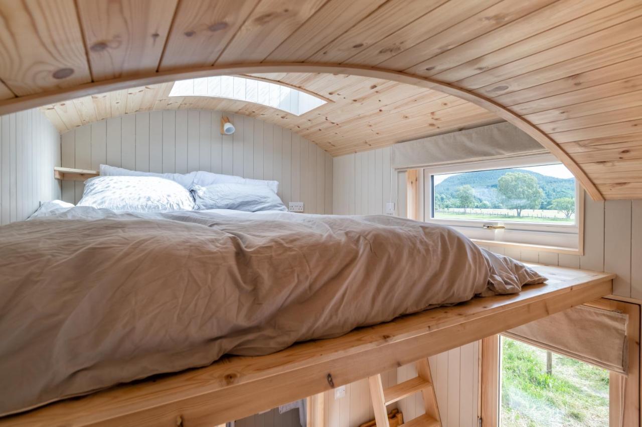 Enchanting Tiny House With Wood Burner And Hot Tub In Cairngorms Ballater Exterior photo