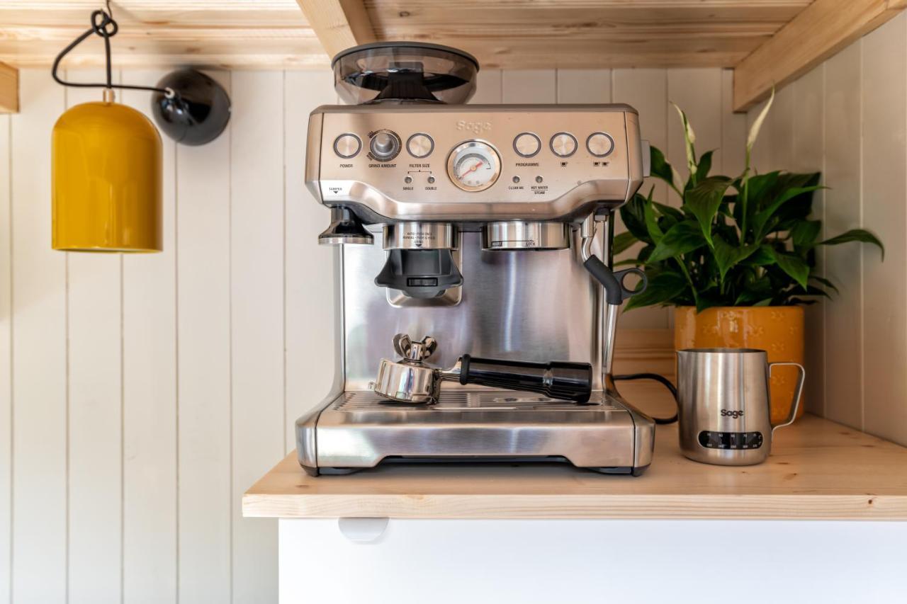 Enchanting Tiny House With Wood Burner And Hot Tub In Cairngorms Ballater Exterior photo