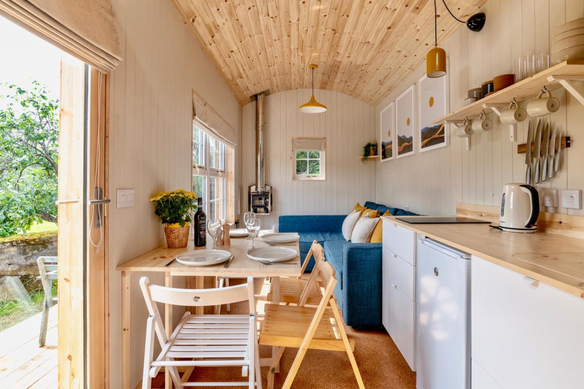 Enchanting Tiny House With Wood Burner And Hot Tub In Cairngorms Ballater Exterior photo